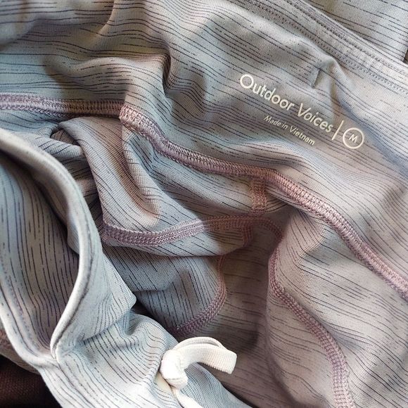 Outdoor Voices Heathered Gray Cropped Yoga Leggings Medium EUC - Picture 5 of 5